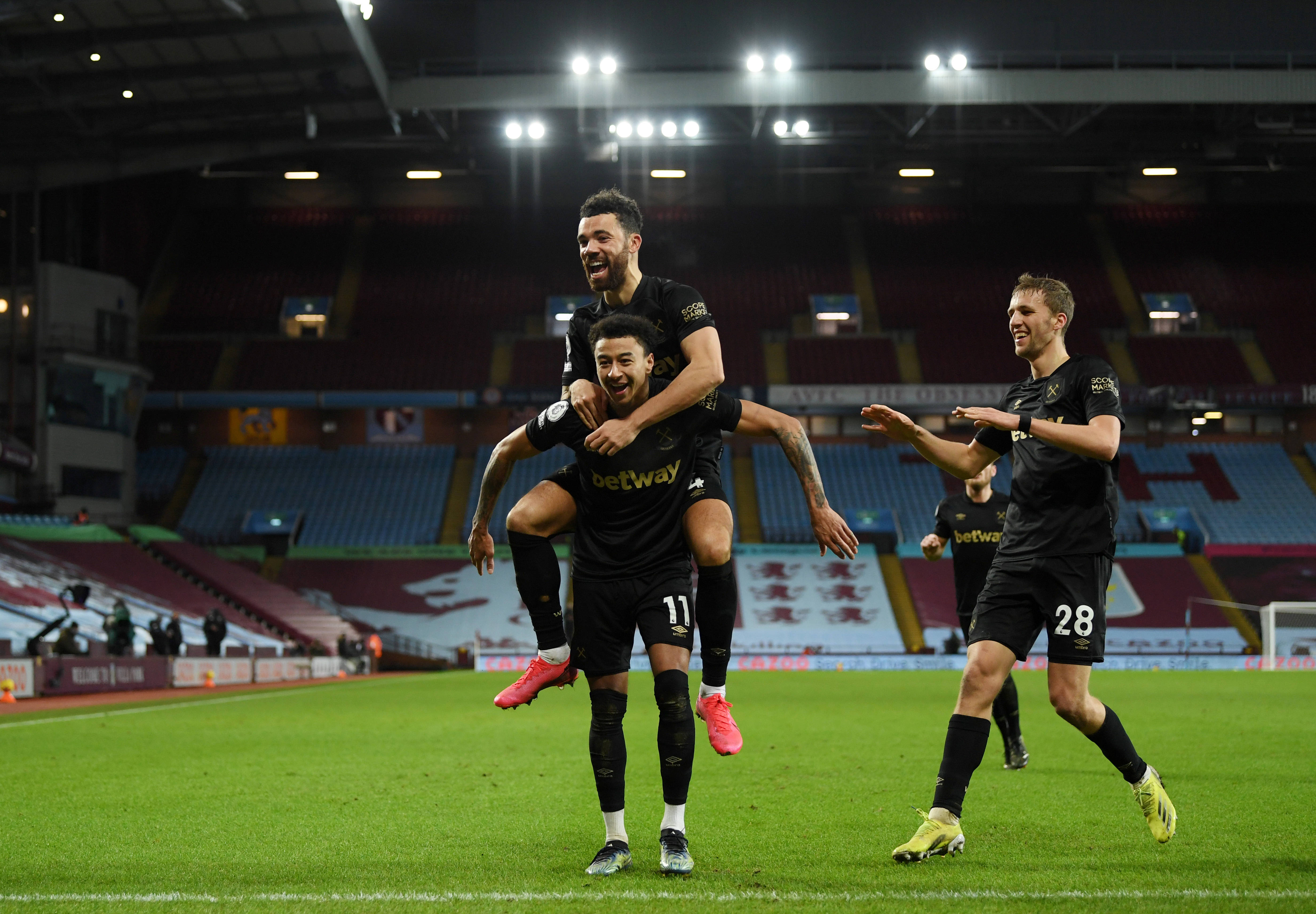 31岁的卡尔达拉自宣退役，曾效力于米兰、亚特兰大等队