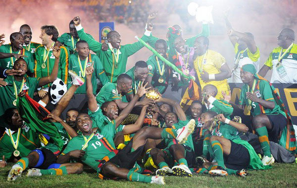 湖人浓眉哥篮下统治助力球队获胜