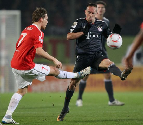 篮球篮网全队完成高强度训练