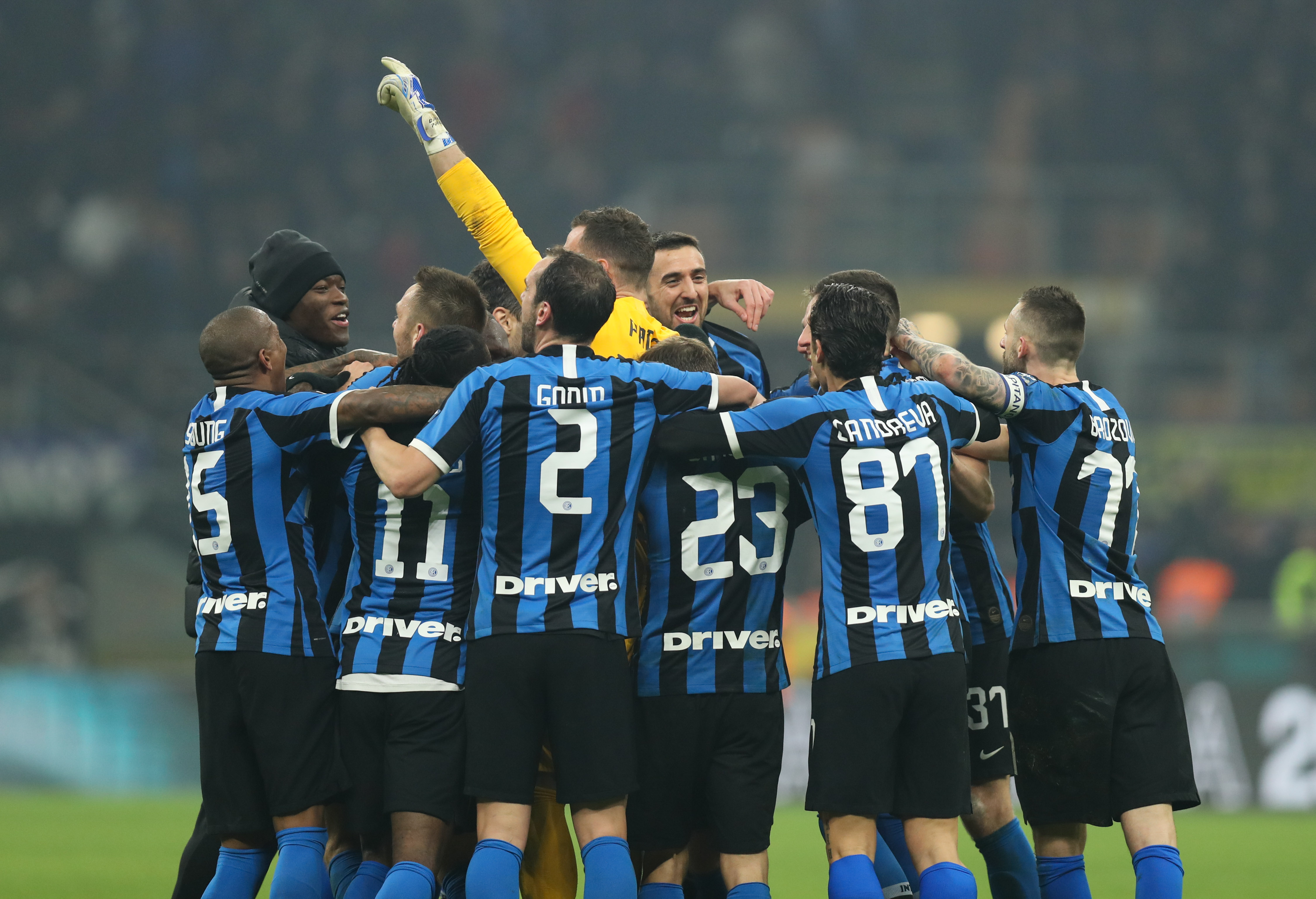 范佩西首次征召儿子进入费耶诺德比赛名单，但并未安排他出场