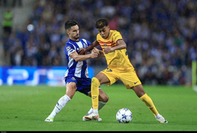 阿莫林称赞曼联定位球教练卡洛斯-费尔南德斯：他比我强得多