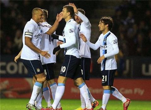 塞萨尔：齐沃为什么要换下博尼和泽林斯基？他俩明明表现最好